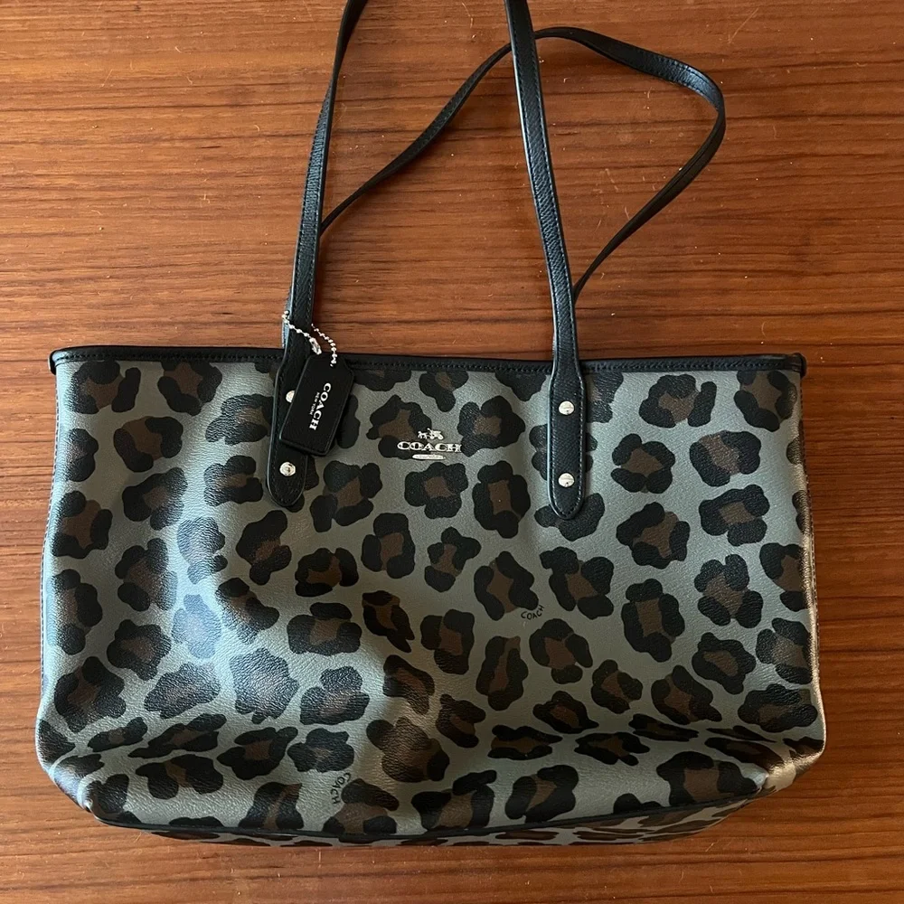Coach Black and Brown Tote Bag with Elegant Design BRAND NEW - Picture 1 of 4